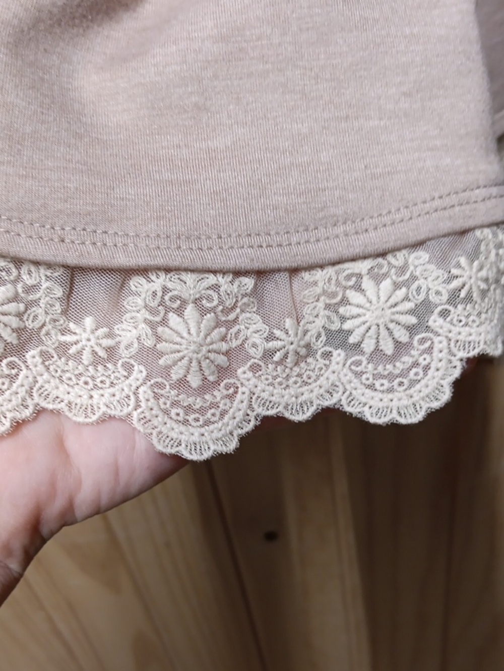 Logo Lounge Women’s Taupe Hooded Zip Jacket with Lace At Hem NWOT - Picture 6 of 8